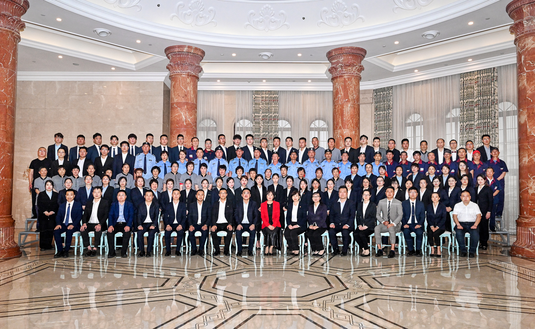 阳光新天地控股集团举办十三周年庆系列活动